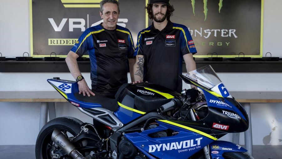 Official: Stefano Manzi completes Dynavolt Triumph team for 2022 WorldSSP season